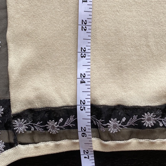 NWOT -  Beige Top - Picture 7 of 9